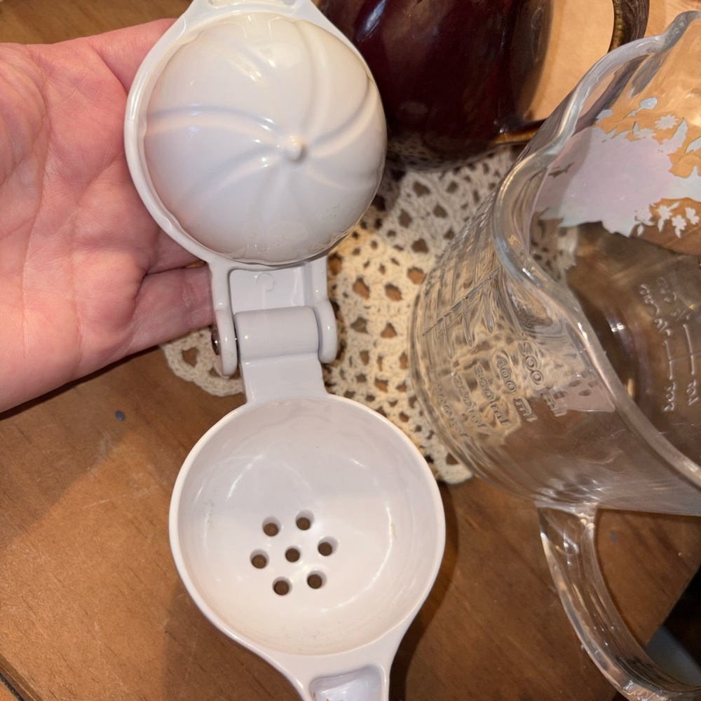 The Pioneer Woman Floral Measuring Cup and White Spoon Set - Picture 5 of 6